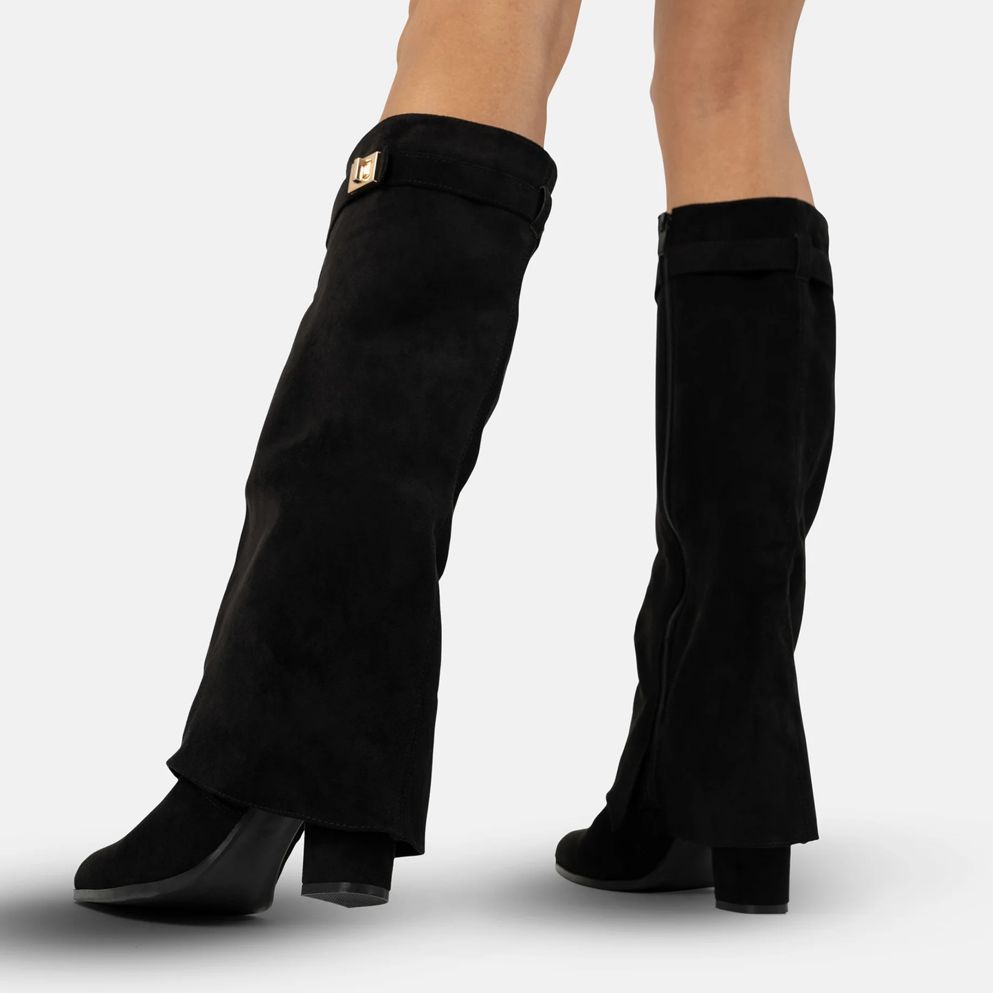 Schwarz Suede
